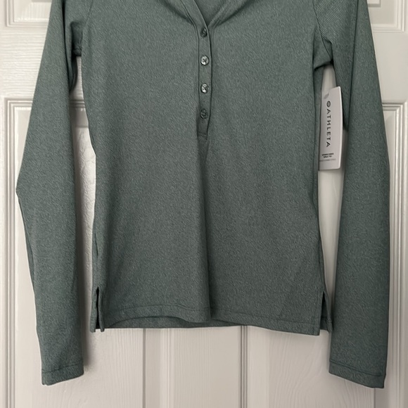 NWT Athleta Uptempo Ribbed Henley Top XS Minimalistic Grey - Picture 9 of 15